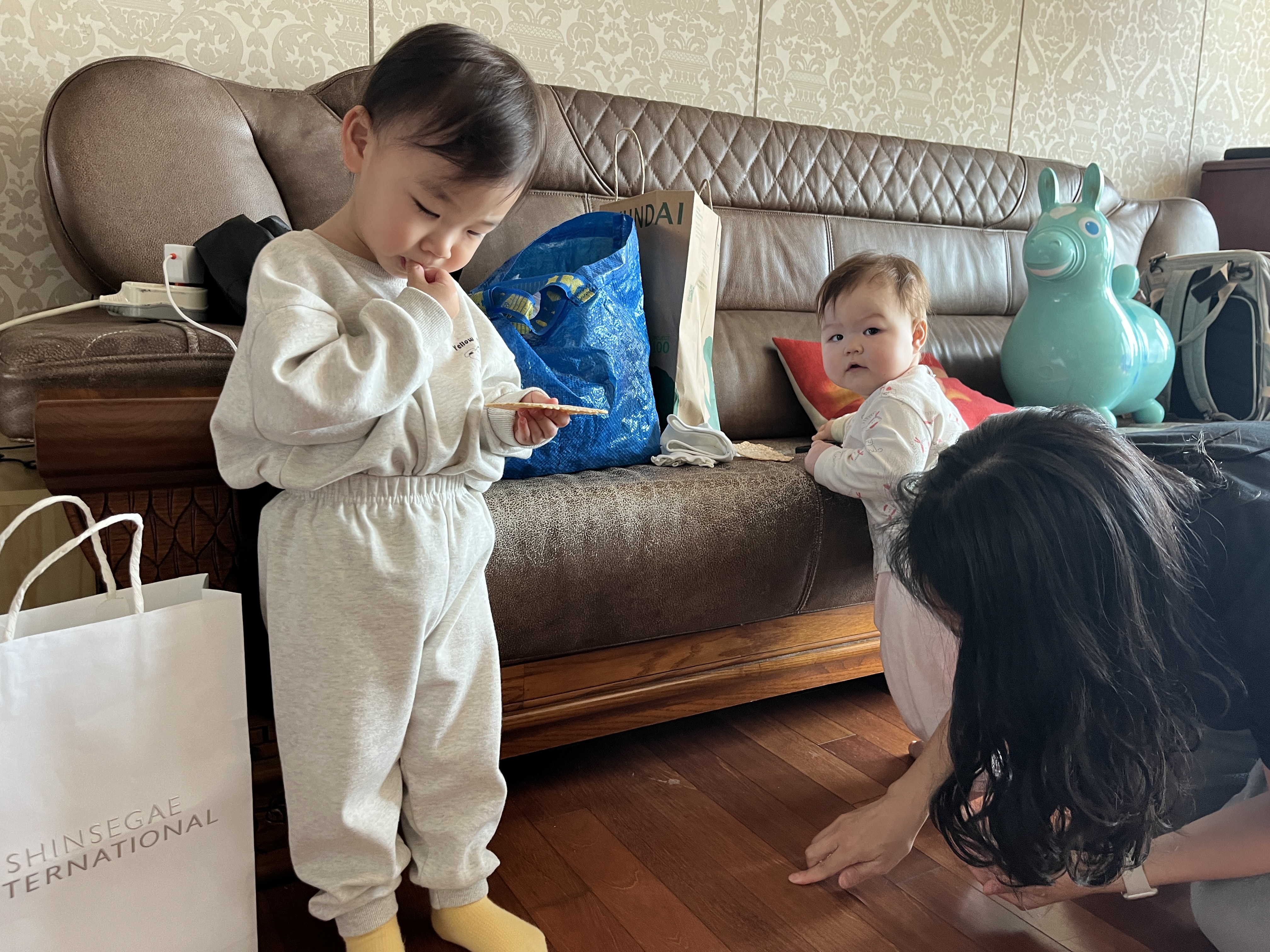 1년 만의 재회! 캐나다 조카와 윤슬이, 귀여움 폭발한 하루