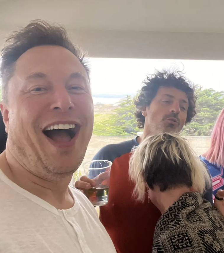 일론 머스크와 구글의 기묘한 동행